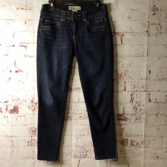 sac743♀️Low Rise Skinny Democracy Jeans w/ 27.5" Inseam - Picture 6 of 7